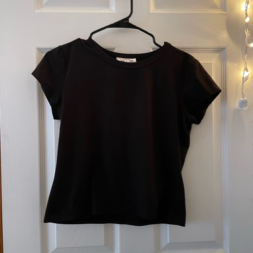 Black tee
